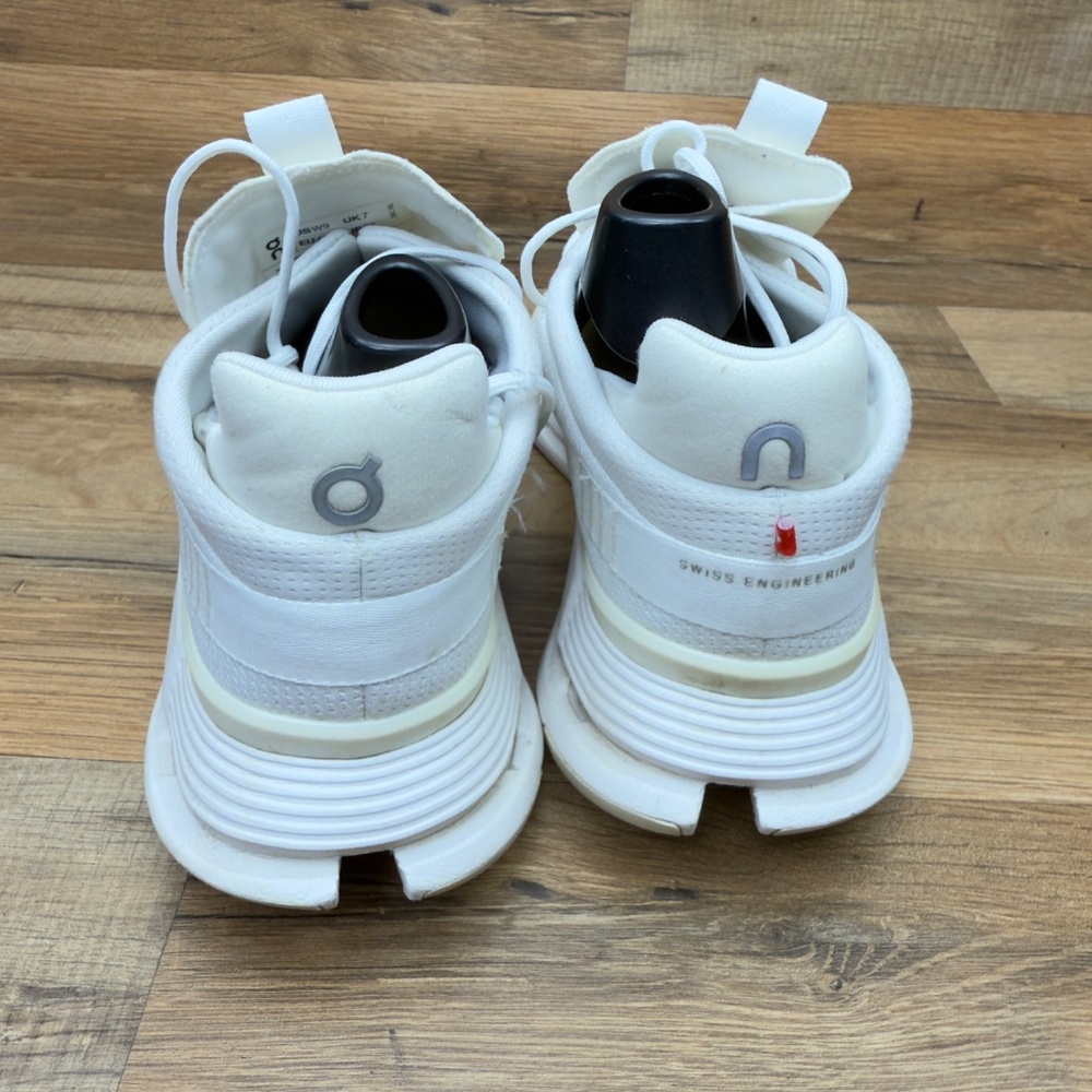 On Running On Cloudnova 2 Women's size 9 Shoes sn… - image 7